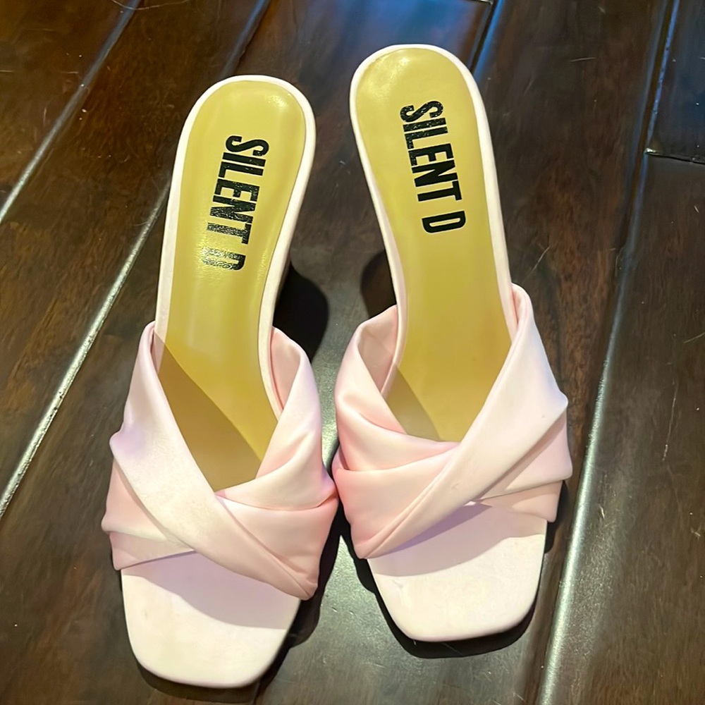 Silent D Katial satin pink wedge